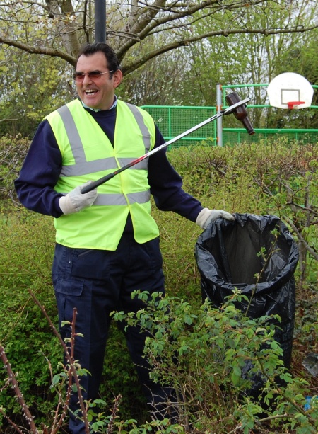 Dave Dace, Litter Picker