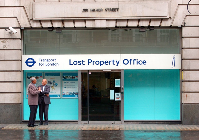 TfL lost property office on Baker Street. [photo by: Andy F; licence: cc-by-sa-2.0]