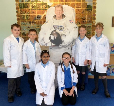 Meadowbrook Primary school pupils with their very own Tim Peake! L-r: Steve Marling, Dax O’Conell, Kshirin Naveen Kumar, Maisie Shinton, Ruby Grimsted and Chloe Jones.