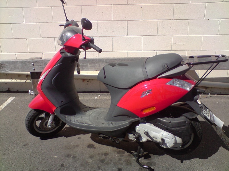Photo of a Piaggio Zip 50 scooter.