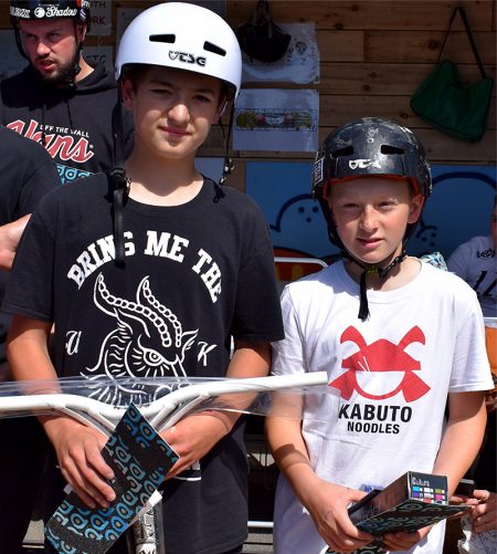 Prizewinners in the scooter 13 to 16 years category.