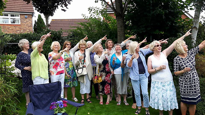 Willow Brook Townswomen's Guild: Red Arrows flypast at the Prosecco Cream Tea