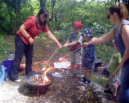 Abacus Pre-School Forest School session in Savages Wood, Bradley Stoke.