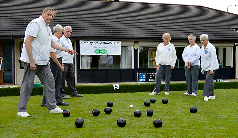 Photo of a game in progress at Bradley Stoke Bowls Club.