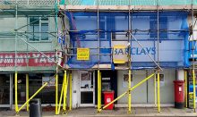 Photo of the outside of Barclays Bank, Patchway.