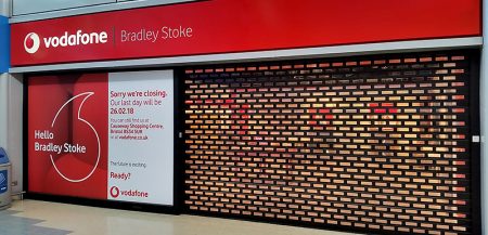 Photo of the closed Vodafone store.
