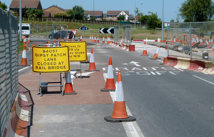 Photo of the Great Stoke Way (Parkway) approach to the roundabout (25th June 2020).
