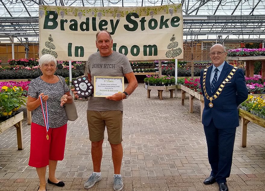 Photo of Gill & Richard Love with mayor Tony Griffiths.