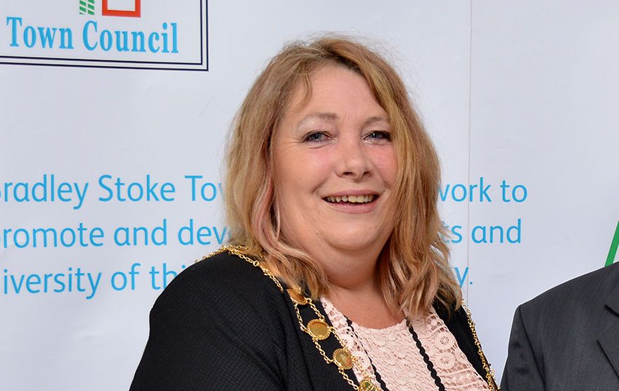 Photo of Cllr Elaine Hardwick as mayor in May 2016.